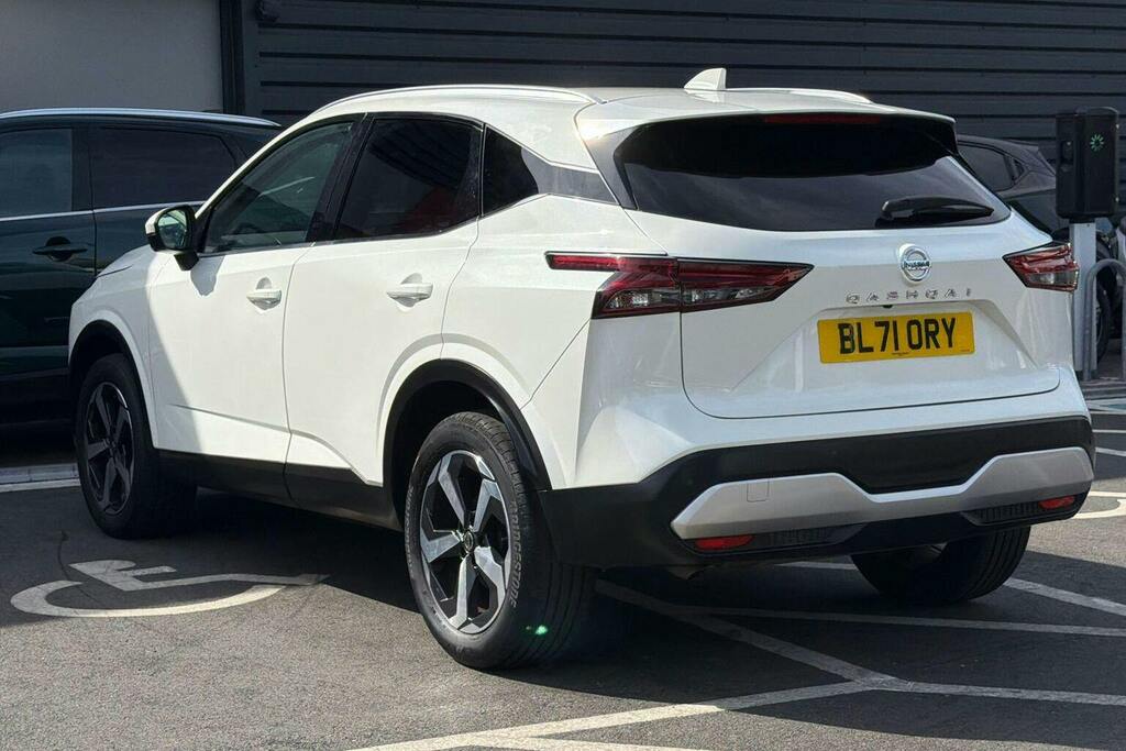 Nissan Qashqai 1.3 Dig T Mhev N Connecta Suv Hybrid Xt BL71ORY White #5