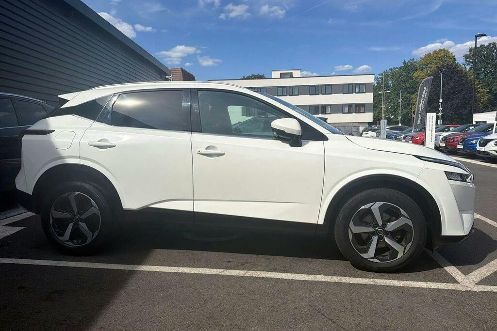 Nissan Qashqai 1.3 Dig T Mhev N Connecta Suv Hybrid Xt BL71ORY White #2