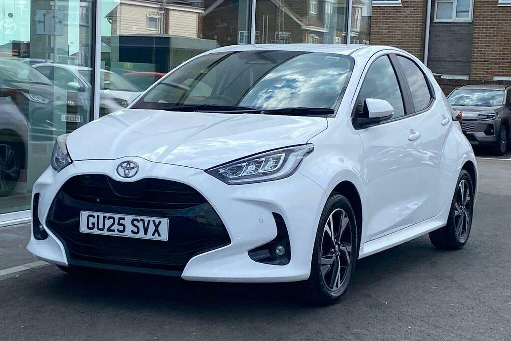 Toyota Yaris 1.5 Vvt H Design Hatchback Hybrid E Cvt GU25SVX White #3