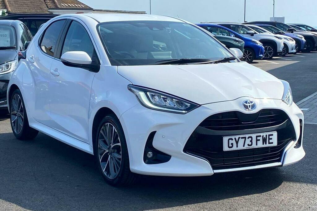 Toyota Yaris 1.5 Vvt H Excel Hatchback Hybrid E Cvt White