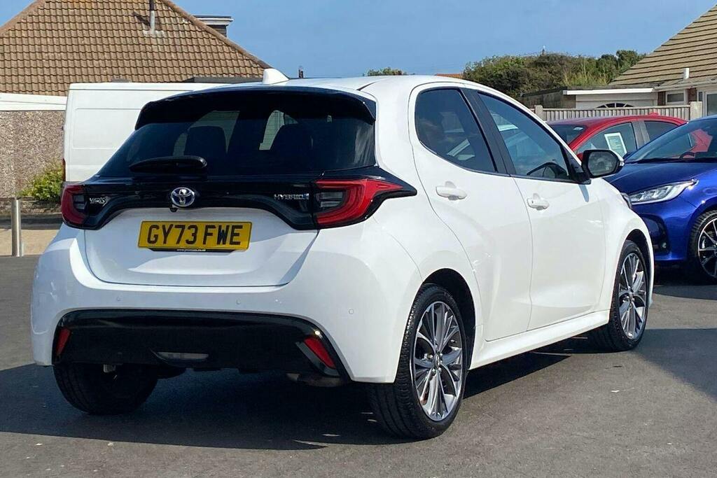 Toyota Yaris 1.5 Vvt H Excel Hatchback Hybrid E Cvt GY73FWE White #2