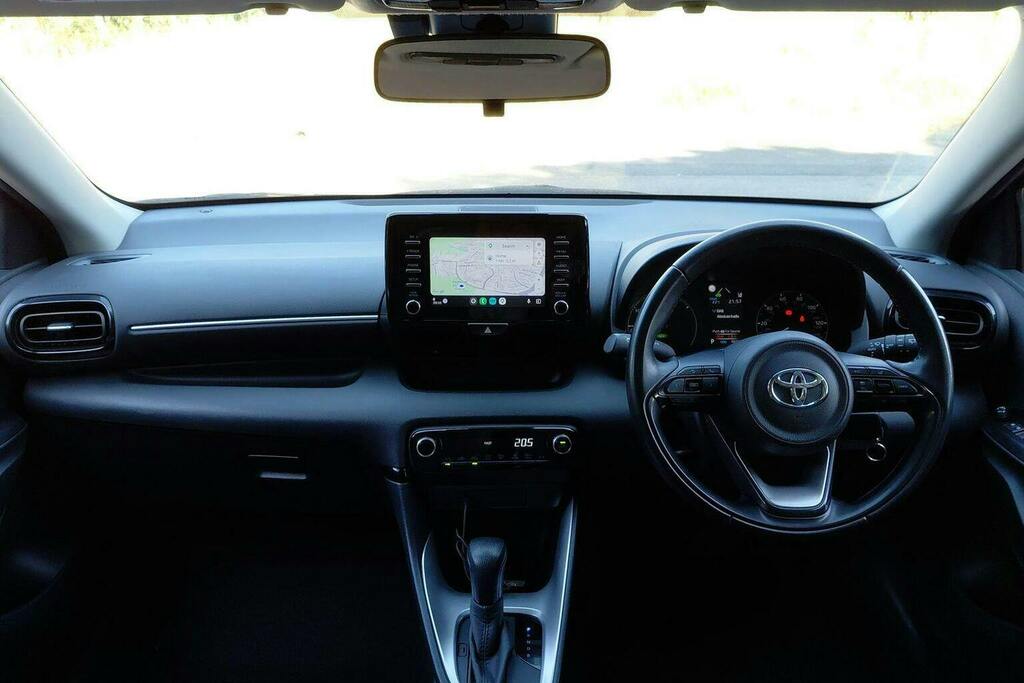 Toyota Yaris 1.5 Vvt H Icon Hatchback Hybrid E Cvt PJ23FKE Silver #6