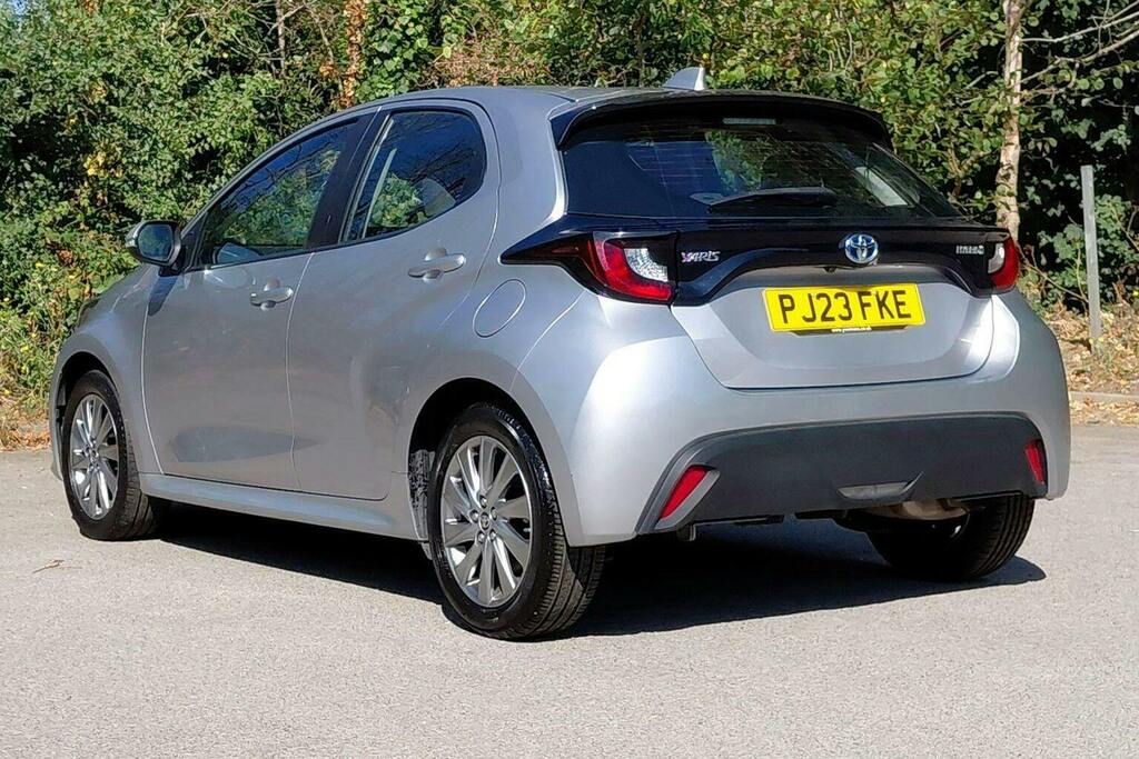 Toyota Yaris 1.5 Vvt H Icon Hatchback Hybrid E Cvt PJ23FKE Silver #4