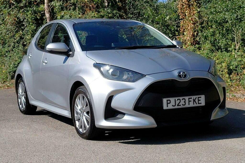 Toyota Yaris 1.5 Vvt H Icon Hatchback Hybrid E Cvt PJ23FKE Silver