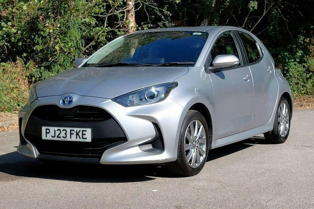 Toyota Yaris 1.5 Vvt H Icon Hatchback Hybrid E Cvt PJ23FKE Silver #3