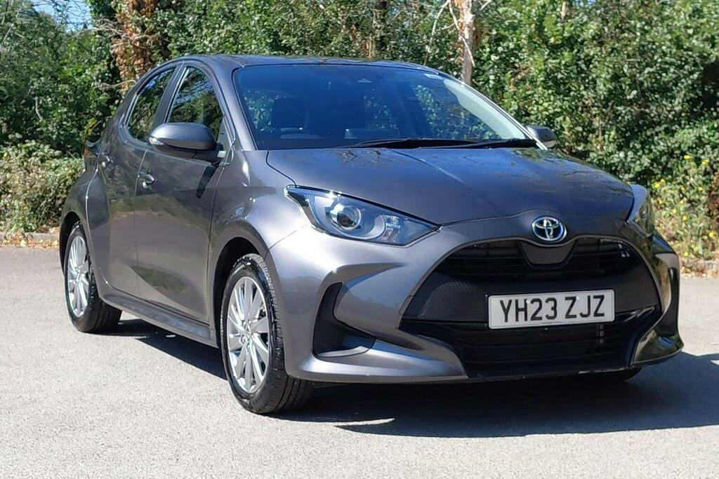 Toyota Yaris 1.5 Vvt H Icon Hatchback Hybrid E Cvt YH23ZJZ Grey