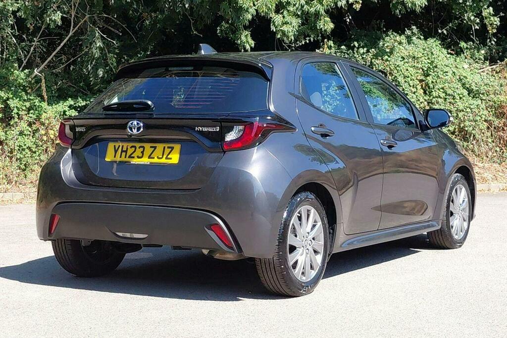 Toyota Yaris 1.5 Vvt H Icon Hatchback Hybrid E Cvt YH23ZJZ Grey #2