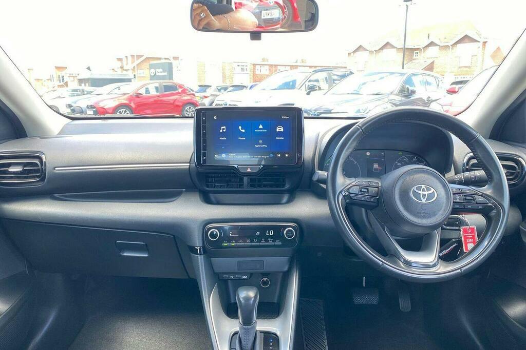 Toyota Yaris 1.5 Vvt H Icon Hatchback Hybrid E Cvt GU24UHK White #6
