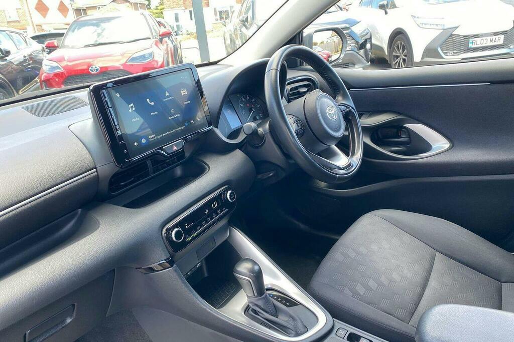Toyota Yaris 1.5 Vvt H Icon Hatchback Hybrid E Cvt GU24UHK White #5