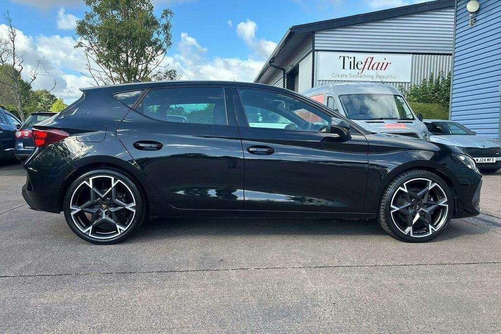 Cupra Leon 1.5 Tsi V2 Hatchback KS25TVY Black #2