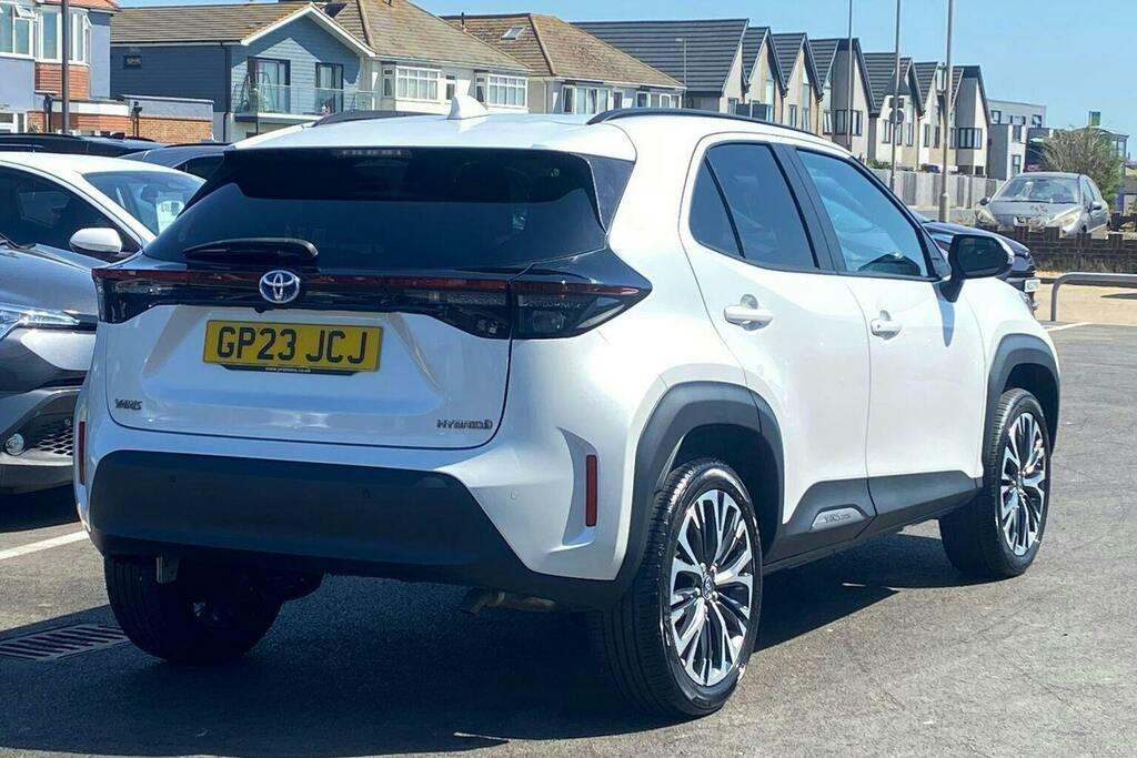 Toyota Yaris Cross 1.5 Vvt H Excel Suv Hybrid E Cvt White #2
