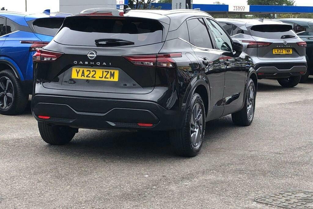 Nissan Qashqai 1.3 Dig T Mhev Acenta Premium Suv Hybri YA22JZM Black #3