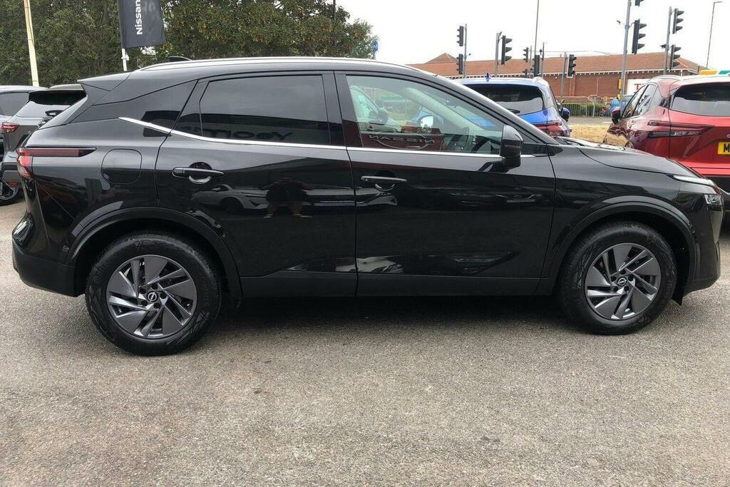 Nissan Qashqai 1.3 Dig T Mhev Acenta Premium Suv Hybri YA22JZM Black #2