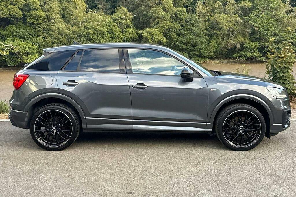 Audi Q2 1.0 Tfsi 30 Black Edition Suv Grey #2