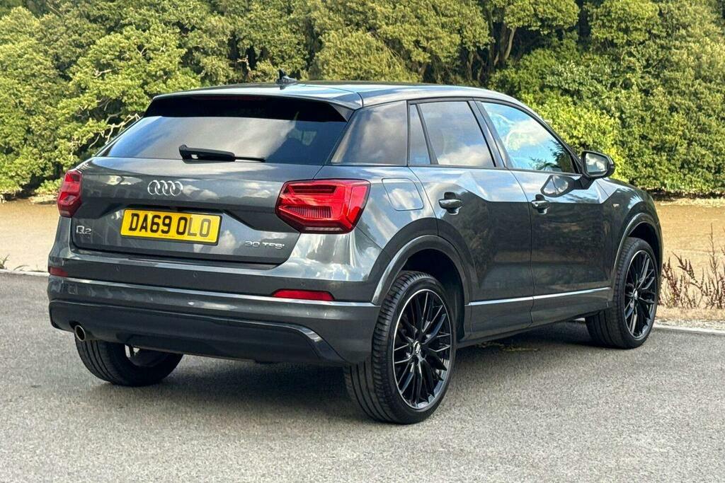 Audi Q2 1.0 Tfsi 30 Black Edition Suv Grey #3