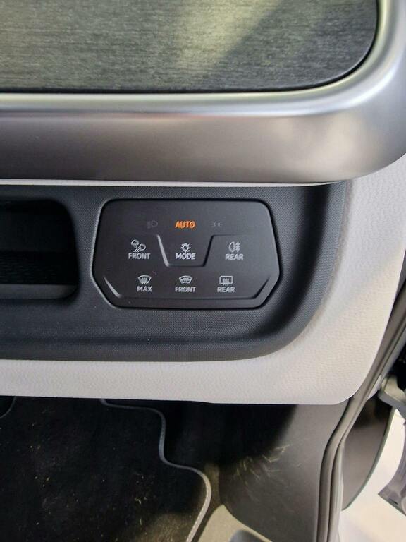 Volkswagen ID.Buzz 210Kw Life Pro 79Kwh Two Tone Paintsty  #53