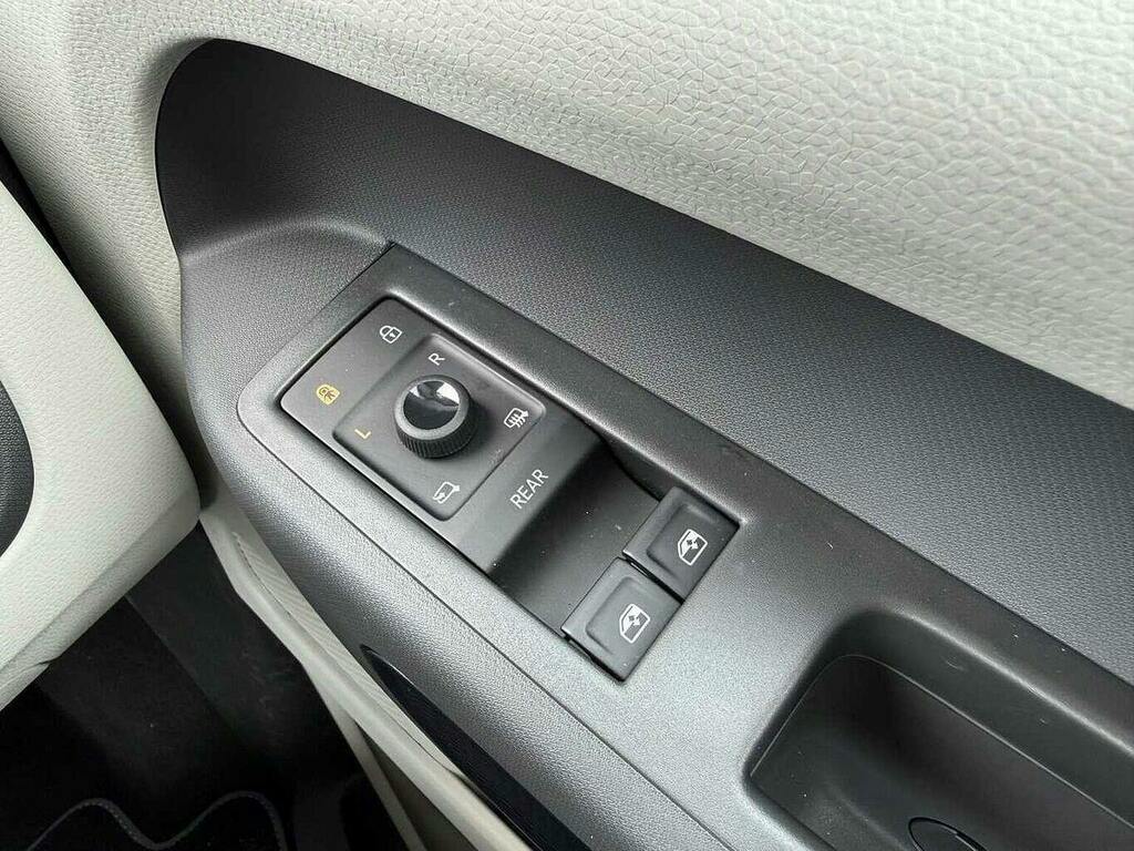Volkswagen ID.Buzz 210Kw Life Pro 79Kwh Two Tone Paintsty  #38