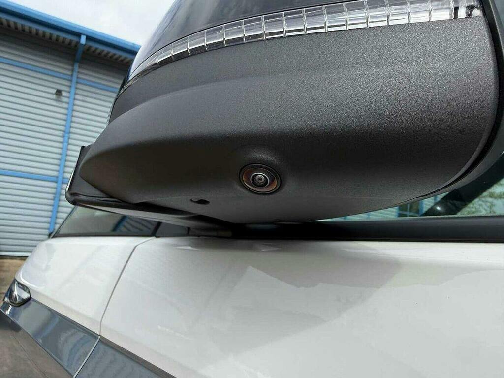 Volkswagen ID.Buzz 210Kw Life Pro 79Kwh Two Tone Paintsty  #43