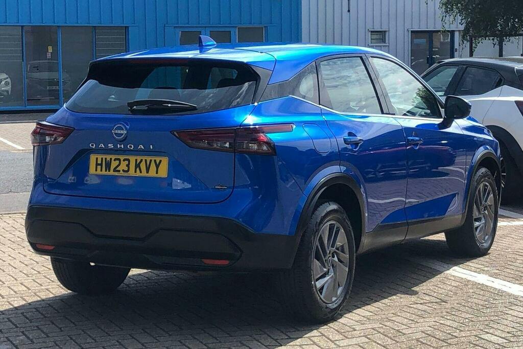 Nissan Qashqai 1.3 Dig T Mhev Acenta Premium Suv Hybri HW23KVY Blue #3