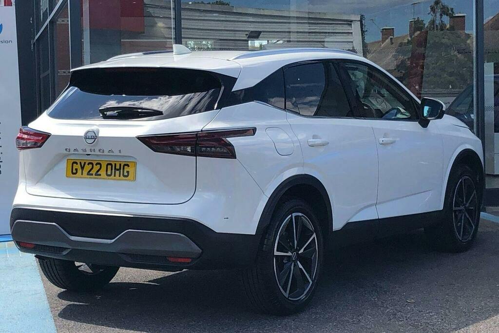 Nissan Qashqai 1.3 Dig T Mhev Tekna Suv Hybrid Xtron GY22OHG White #3