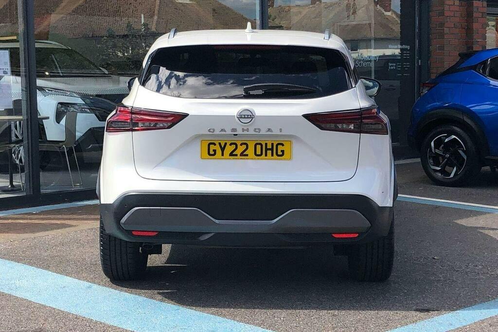 Nissan Qashqai 1.3 Dig T Mhev Tekna Suv Hybrid Xtron GY22OHG White #4