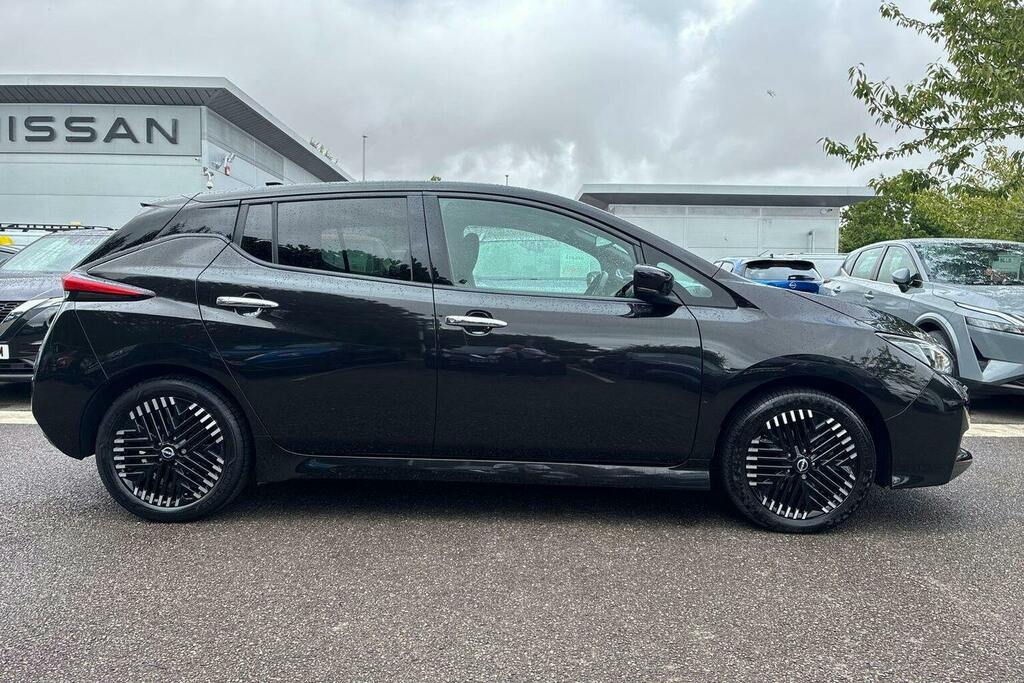 Nissan Leaf 39Kwh N Connecta Hatchback Black #2