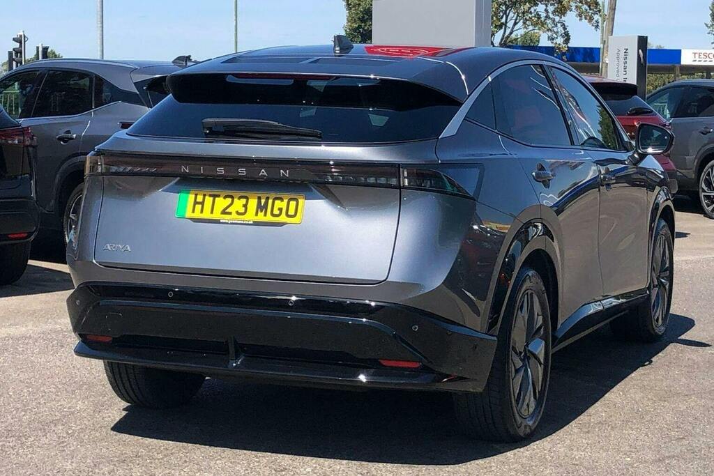 Nissan Ariya 87Kwh Evolve Suv 22Kw Charger Grey #3