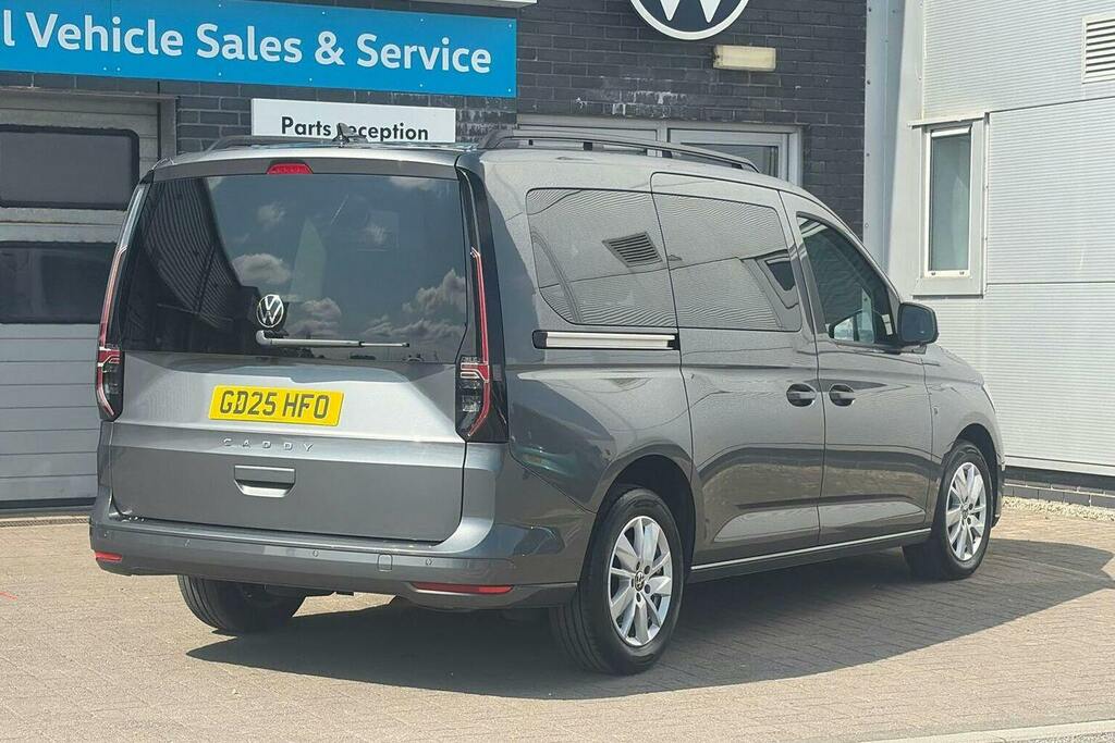 Volkswagen Caddy Maxi Life 1.5 Tsi Life Mpv Dsg Grey #3
