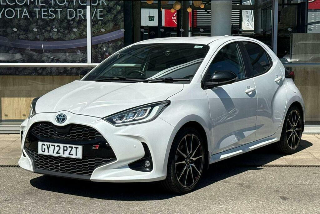 Toyota Yaris 1.5 Vvt H Gr Sport Hatchback Hybrid E C GY72PZT White #3