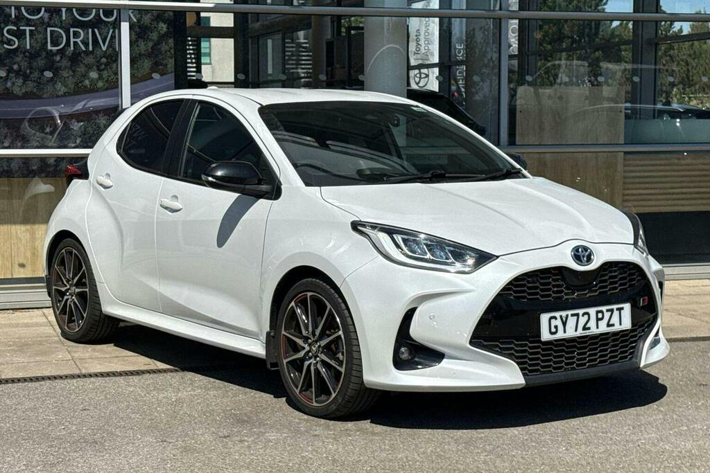 Toyota Yaris 1.5 Vvt H Gr Sport Hatchback Hybrid E C GY72PZT White