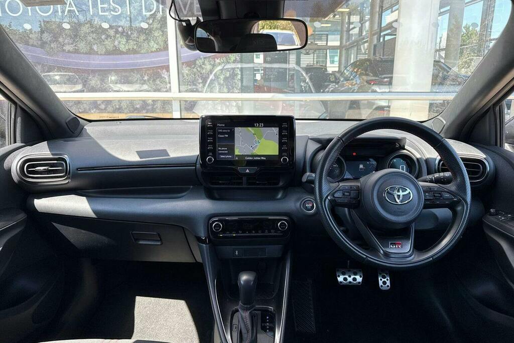 Toyota Yaris 1.5 Vvt H Gr Sport Hatchback Hybrid E C GY72PZT White #6