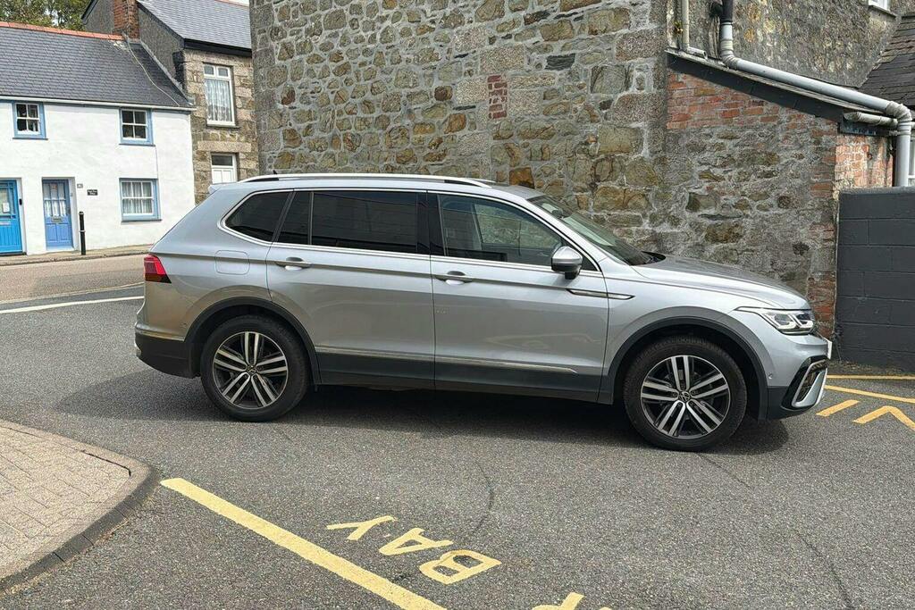 Volkswagen Tiguan Allspace 1.5 Tsi Elegance Suv Dsg Silver #2