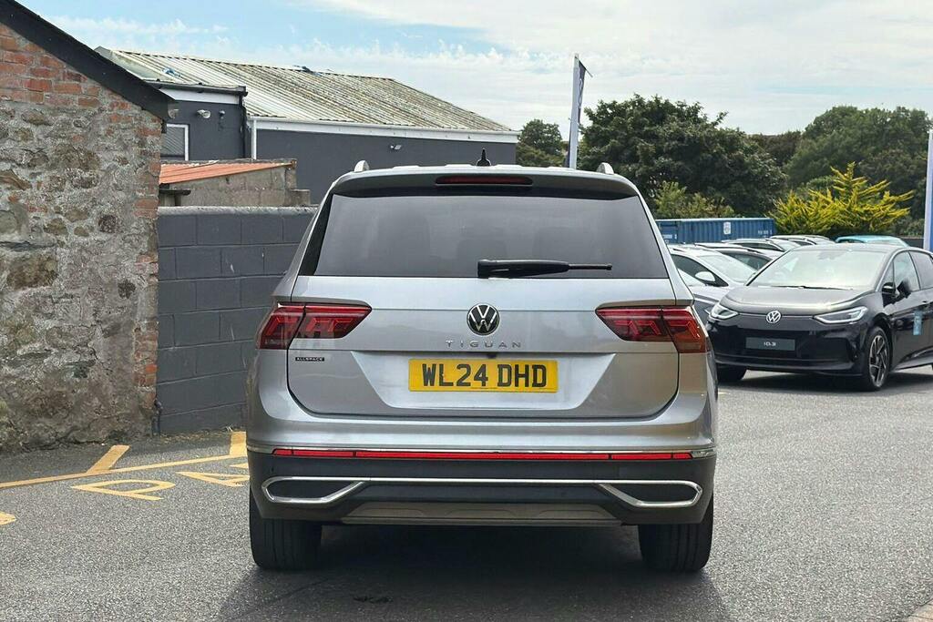 Volkswagen Tiguan Allspace 1.5 Tsi Elegance Suv Dsg Silver #4