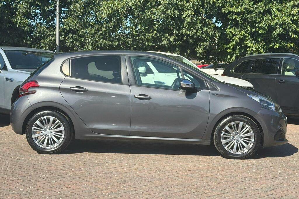 Peugeot 208 1.2 Puretech Signature Hatchback Grey #2