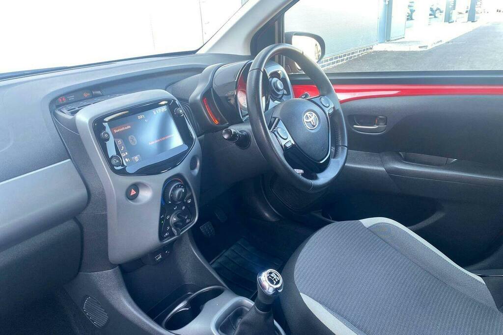 Toyota Aygo 1.0 Vvt I X Play Hatchback Red #5