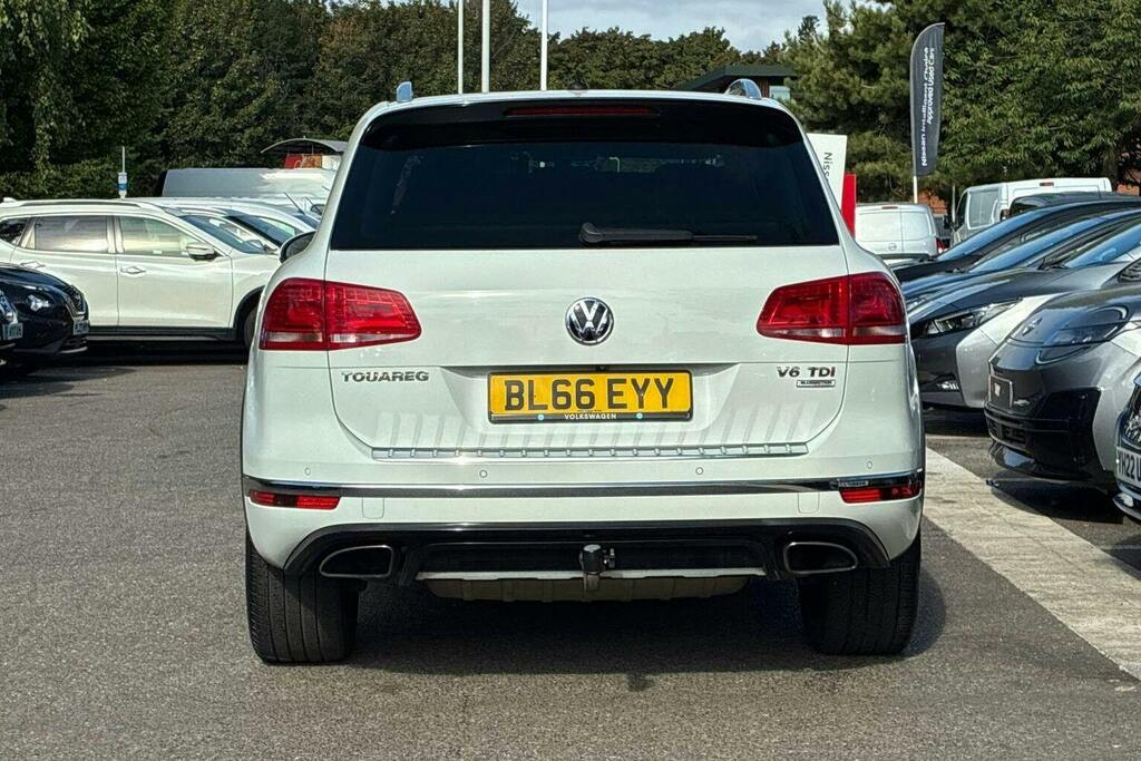 Volkswagen Touareg 3.0 Tdi V6 Bluemotion Tech R-line Plus Suv Die White #4
