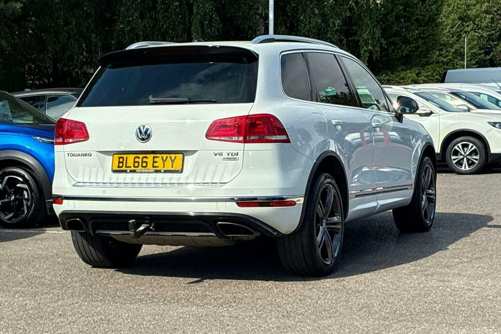 Volkswagen Touareg 3.0 Tdi V6 Bluemotion Tech R-line Plus Suv Die White #3