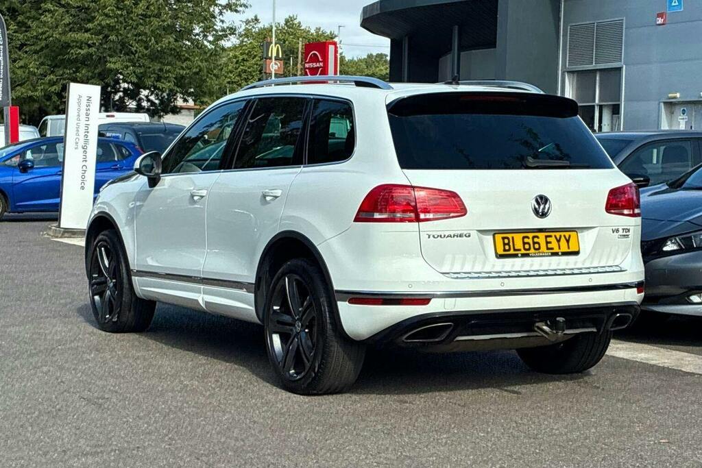 Volkswagen Touareg 3.0 Tdi V6 Bluemotion Tech R-line Plus Suv Die White #5