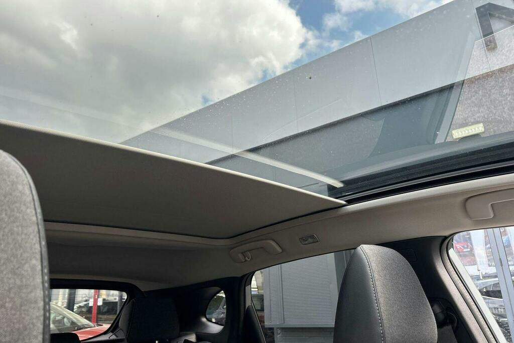 Nissan Qashqai 1.3 Dig-t Mh N-connecta Glass Roof Hatchback Black #51