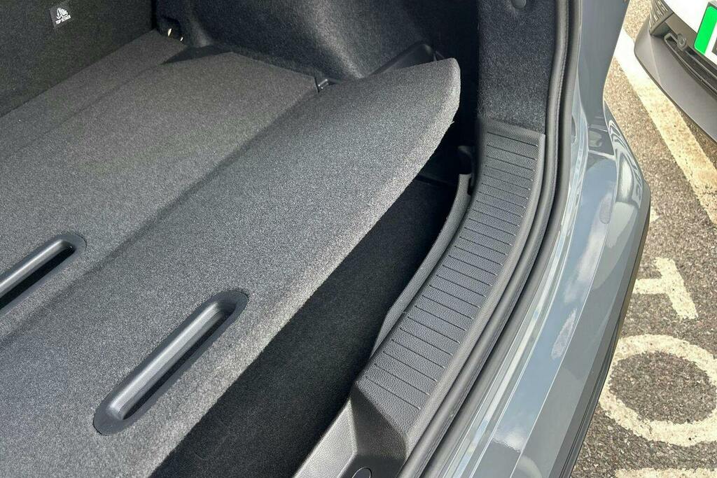 Nissan Qashqai 1.3 Dig-t Mh N-connecta Glass Roof Hatchback Black #59