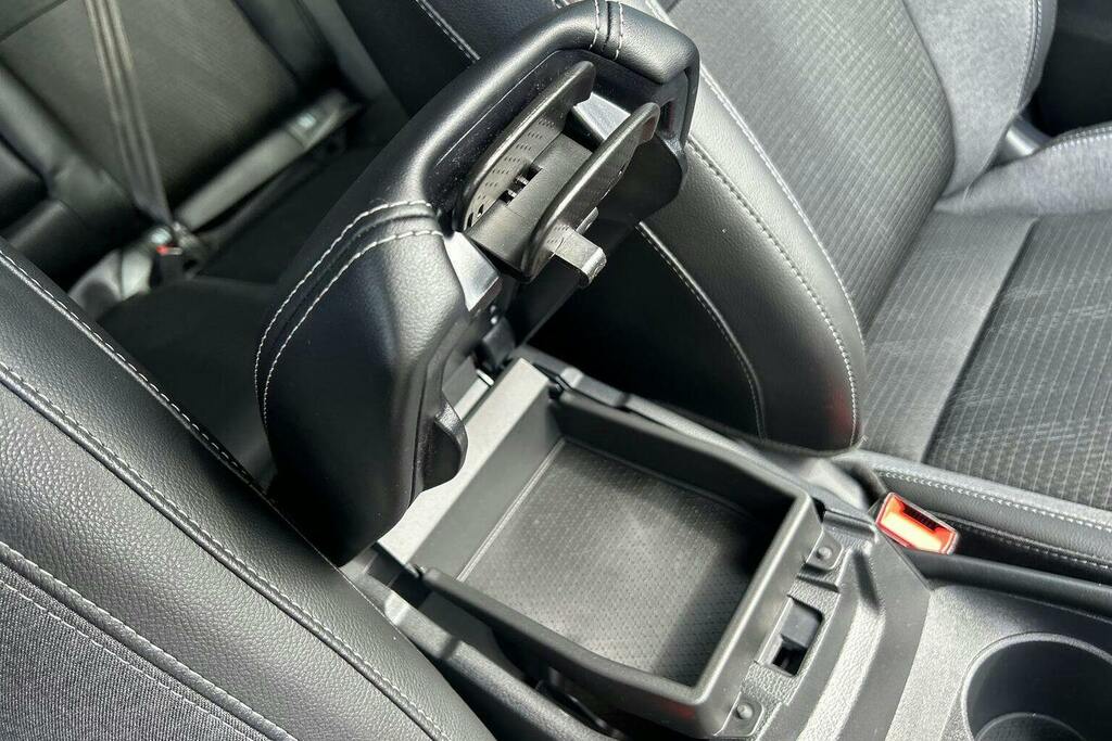 Nissan Qashqai 1.3 Dig-t Mh N-connecta Glass Roof Hatchback Black #32
