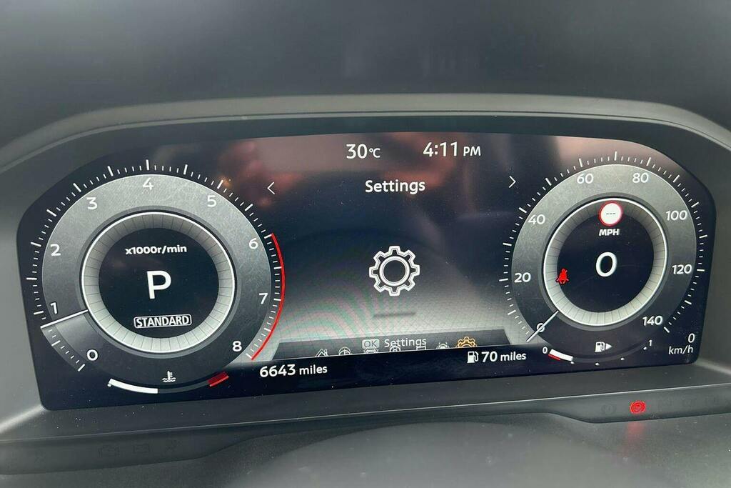 Nissan Qashqai 1.3 Dig-t Mh N-connecta Glass Roof Hatchback Black #45