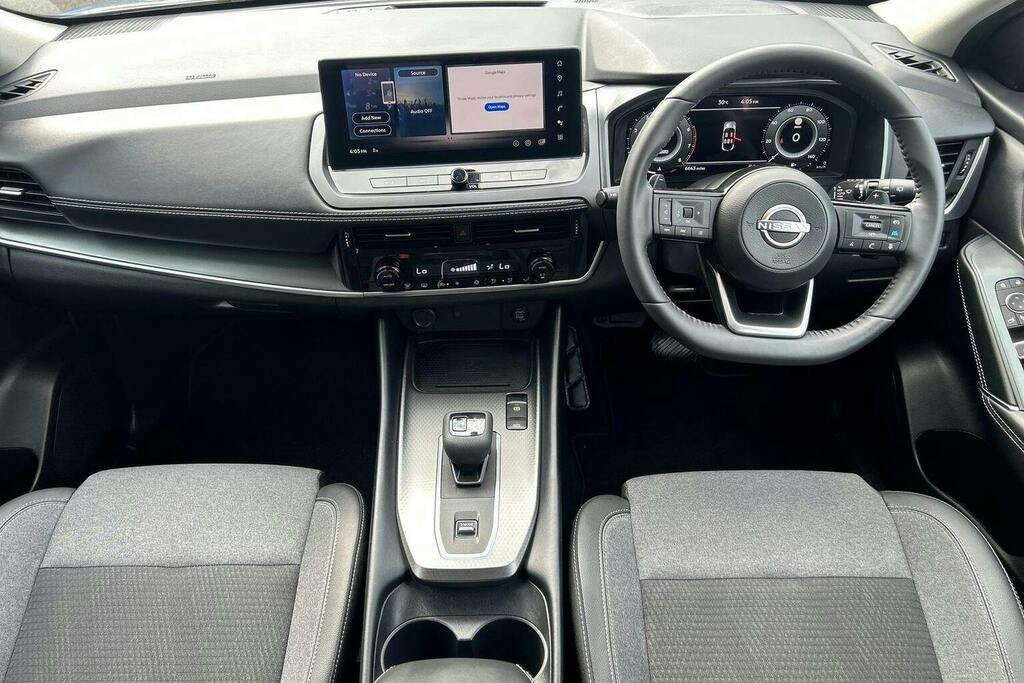 Nissan Qashqai 1.3 Dig-t Mh N-connecta Glass Roof Hatchback Black #11