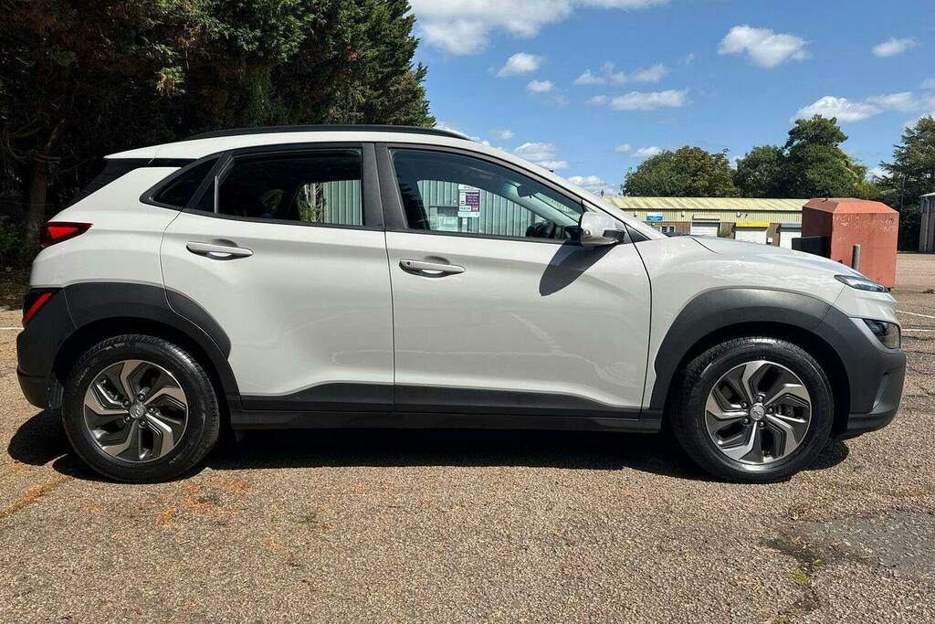 Hyundai Kona 1.6 H Gdi Se Connect Suv Hybrid Dct Grey #2