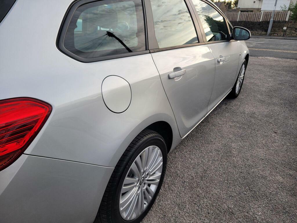 Vauxhall Astra Estate 2.0 Cdti Sri Sports Tourer Euro 5 Ss Silver #10