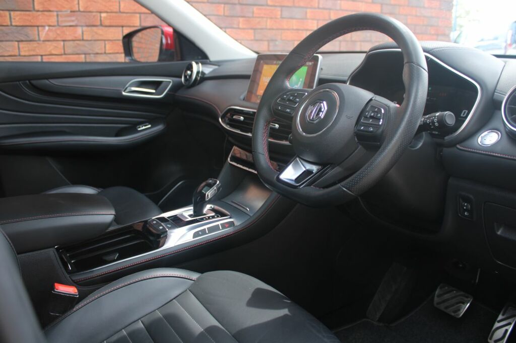 MG HS 1.5 T-gdi Phev Exclusive Red #5