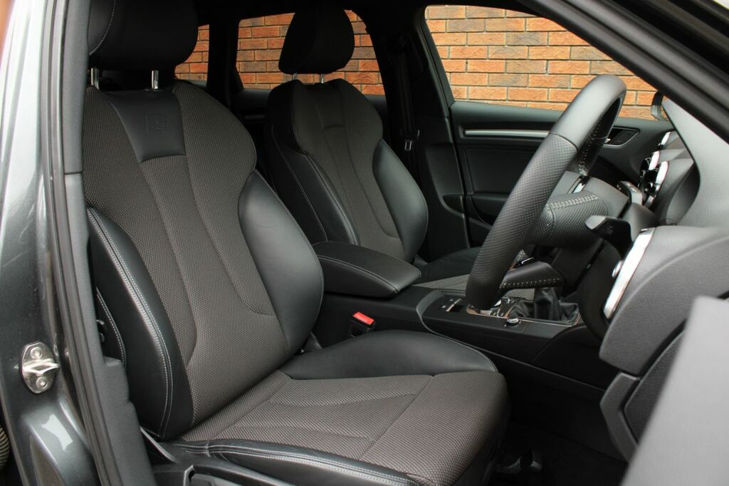 Audi A3 1.5 Tfsi Cod 35 Black Edition Sportback Euro 6 S YM19CWD Grey #4
