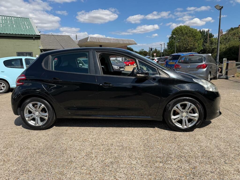 Peugeot 208 1.2 Vti Active Black #4