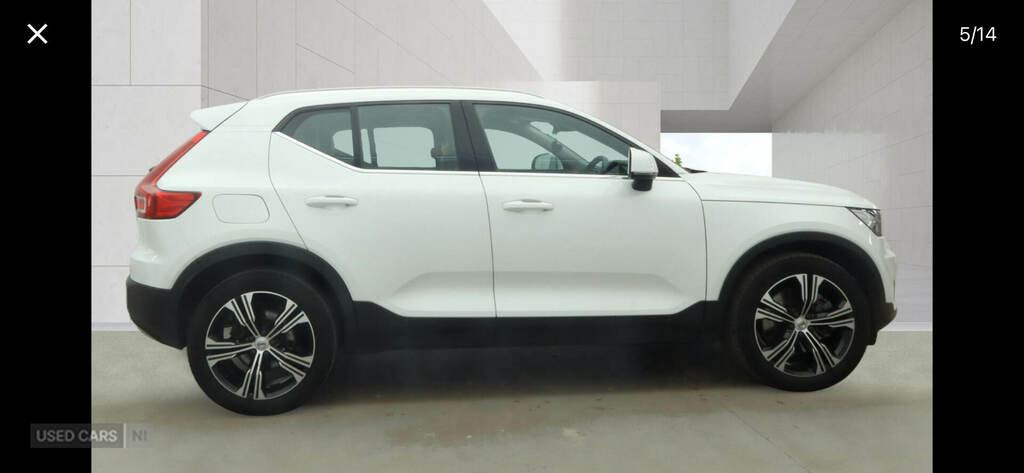 Volvo XC40 1.5 T4 Recharge Phev Inscription White #4