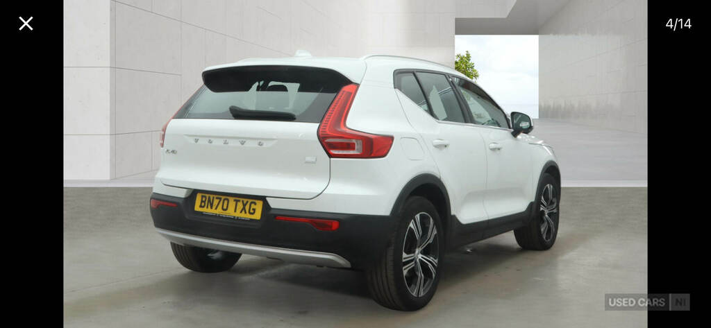 Volvo XC40 1.5 T4 Recharge Phev Inscription White #3